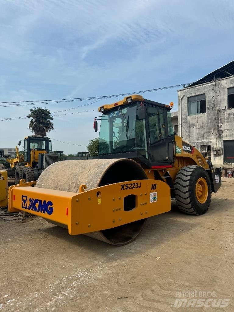 XCMG XS 223 J Tek tamburlu silindirler
