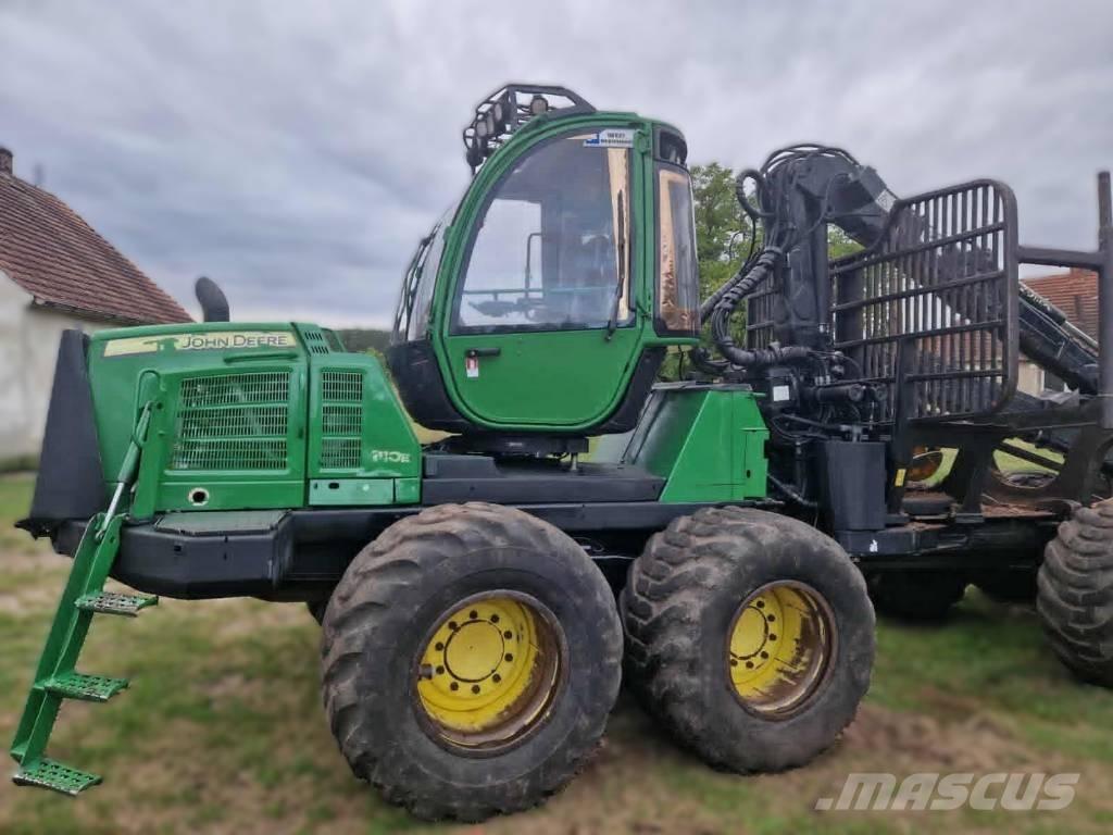 John Deere 1110 E Tomruk yükleyici traktörler