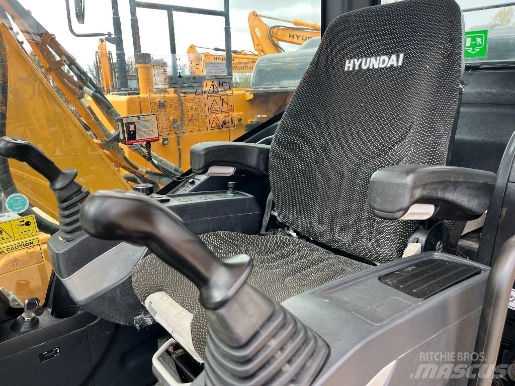 Hyundai HX140L Paletli ekskavatörler