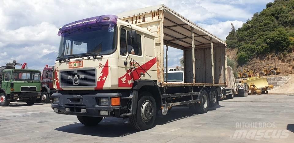 MAN 26.422 Kayar tenteli kamyonlar