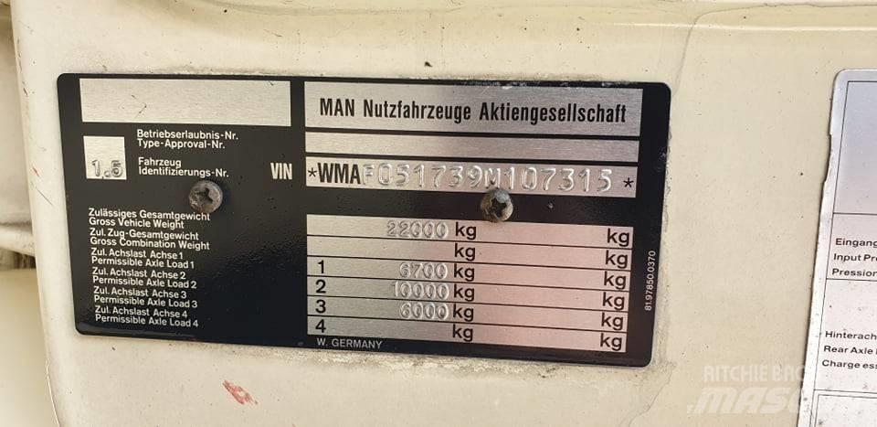 MAN 26.422 Kayar tenteli kamyonlar