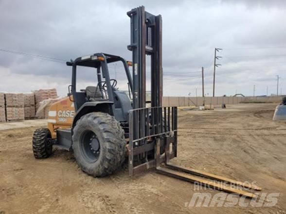 CASE 586H Arazi tipi forklift