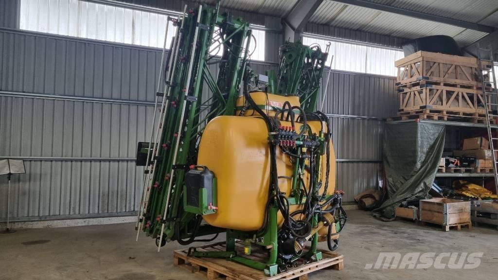 Amazone UF 1200 Monte edilebilir pülverizatörler
