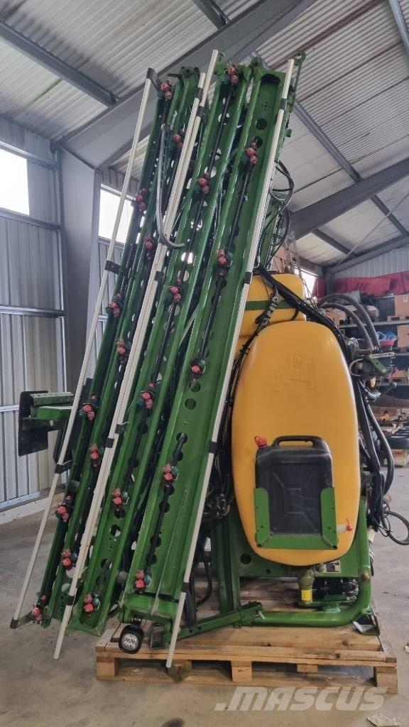 Amazone UF 1200 Monte edilebilir pülverizatörler