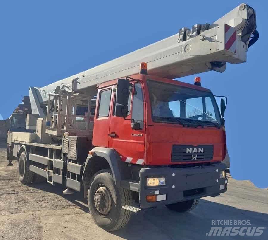 MAN LE18.280 Araç üstü platformlar
