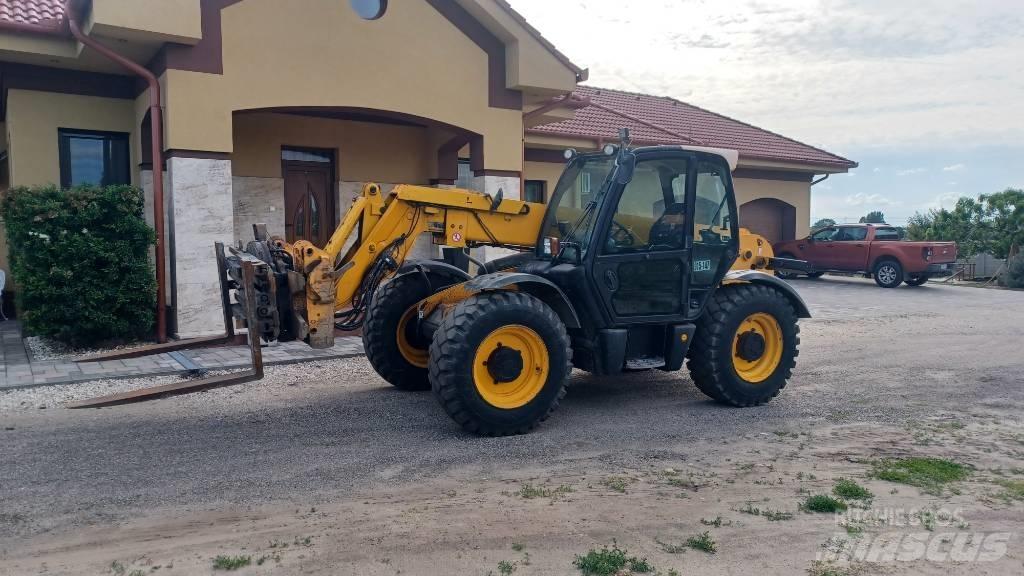 JCB 541-70 Tarimsal teleskopik yükleyiciler