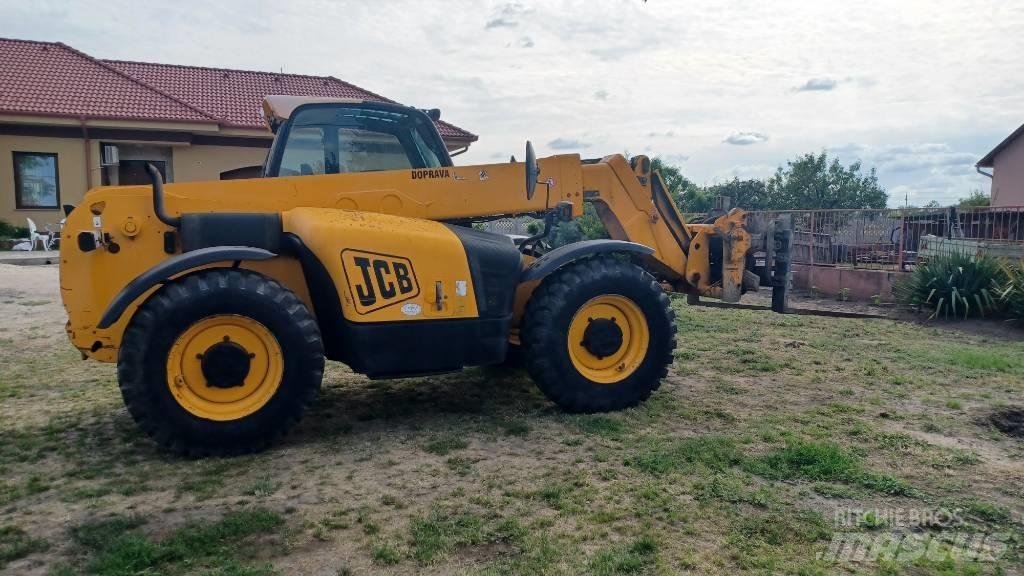 JCB 541-70 Tarimsal teleskopik yükleyiciler