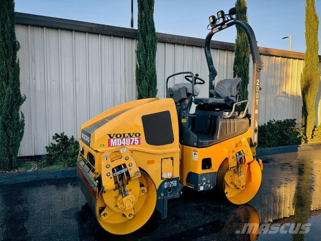 Volvo DD 25 B Çift tamburlu silindirler