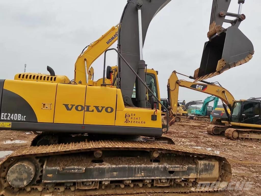 Volvo EC 240 B LC Paletli ekskavatörler