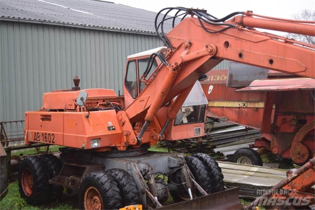 Atlas 1602 Lastik tekerli ekskavatörler