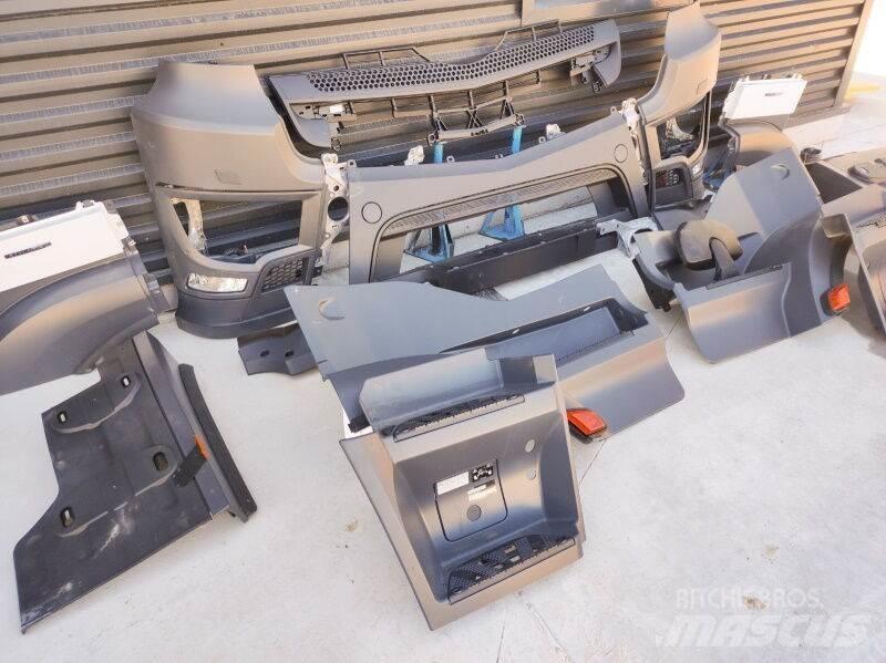 Mercedes-Benz MP4 Kabinler