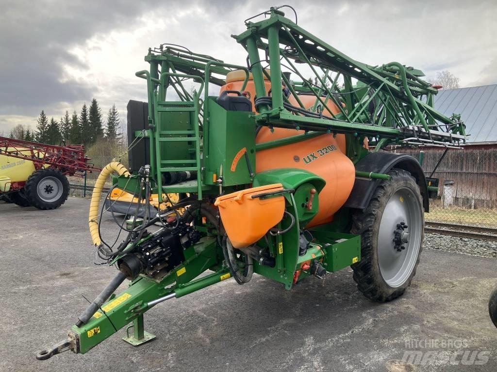 Amazone UX 3200 Çekilir pülverizatörler