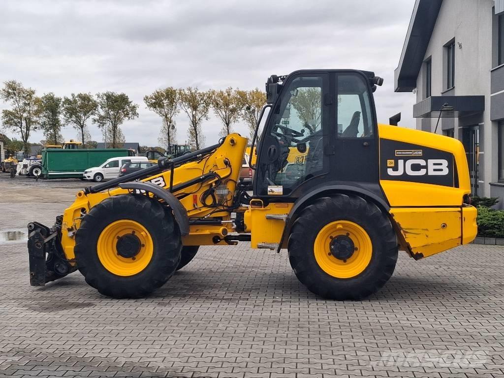 JCB TM 320 AGRI Tarimsal teleskopik yükleyiciler