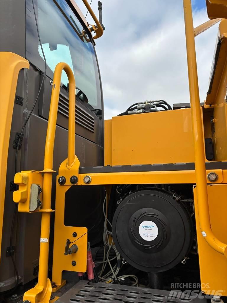Volvo EW 180 D Lastik tekerli ekskavatörler