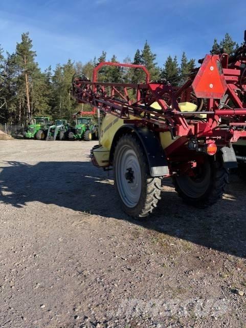 Hardi Navigator 3000 Çekilir pülverizatörler