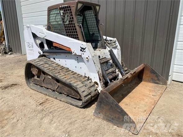 Bobcat T250 Skid steer loderler