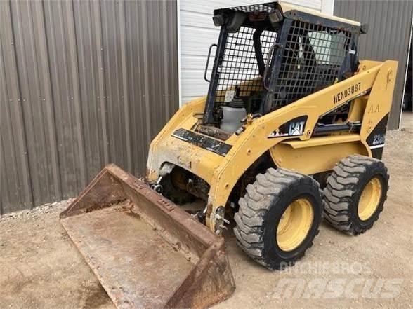 CAT 236B Skid steer loderler