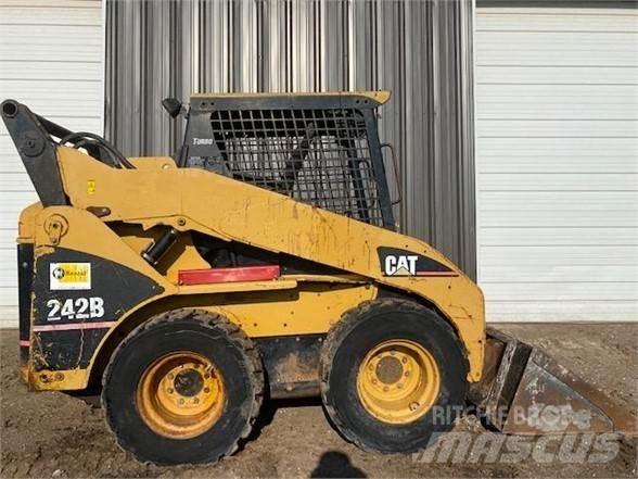 CAT 242B Skid steer loderler