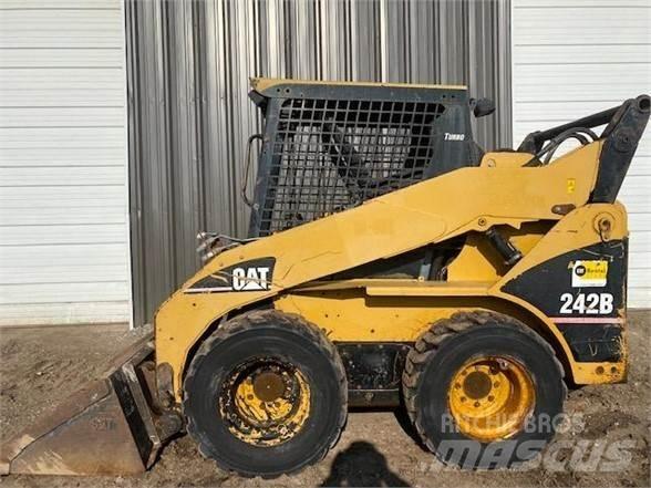 CAT 242B Skid steer loderler