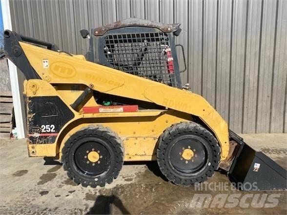 CAT 252 Skid steer loderler