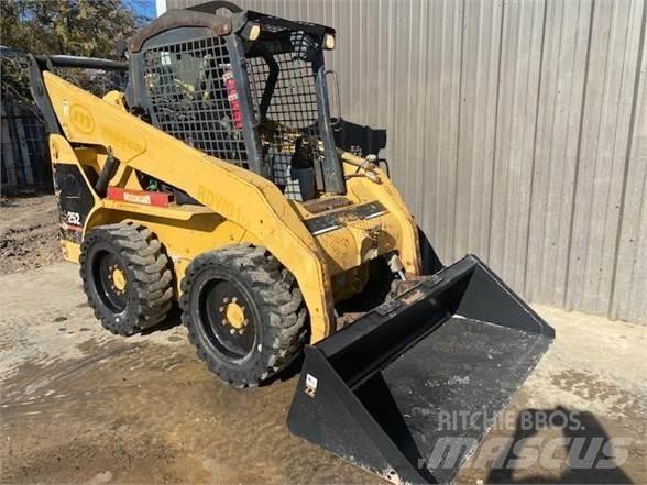 CAT 252 Skid steer loderler