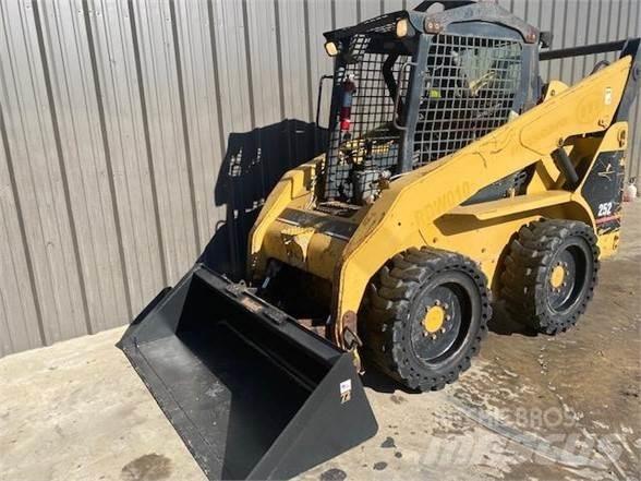 CAT 252 Skid steer loderler