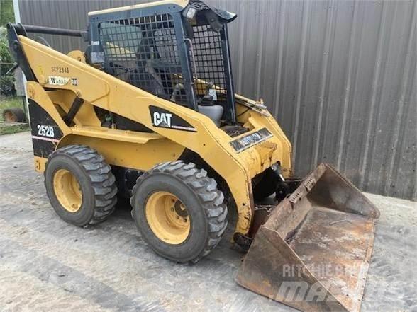 CAT 252B Skid steer loderler