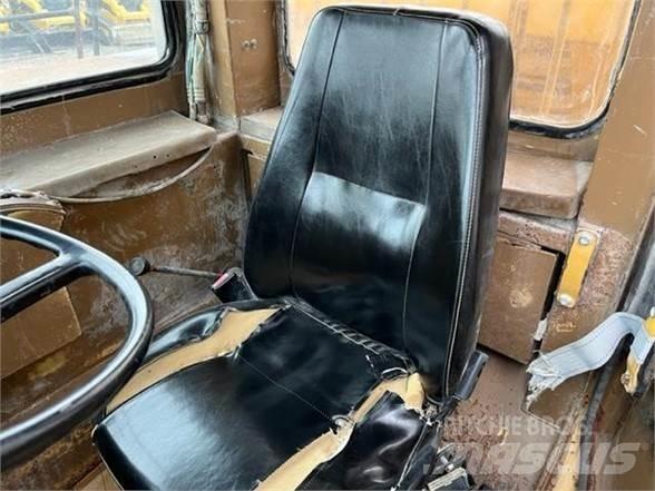 CAT D25C Belden kirma kaya kamyonu