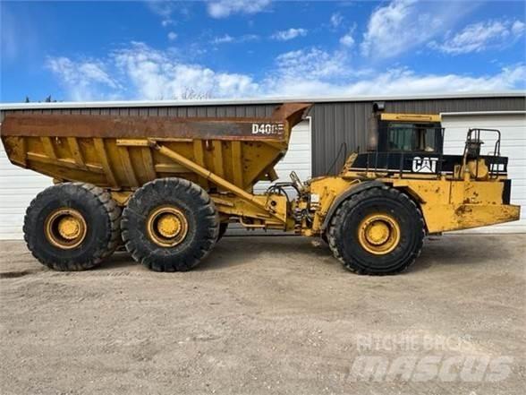 CAT D400E Belden kirma kaya kamyonu