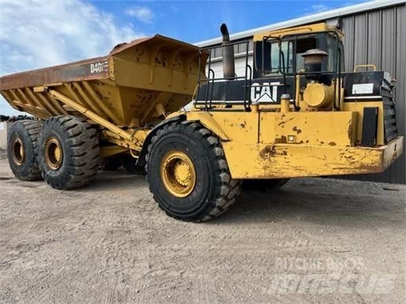 CAT D400E Belden kirma kaya kamyonu