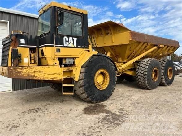 CAT D400E Belden kirma kaya kamyonu