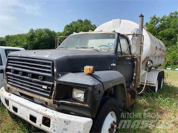 Ford F800 Tankerli kamyonlar