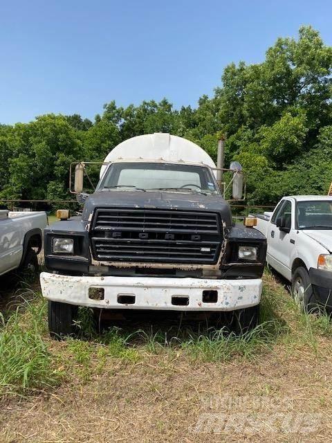 Ford F800 Tankerli kamyonlar