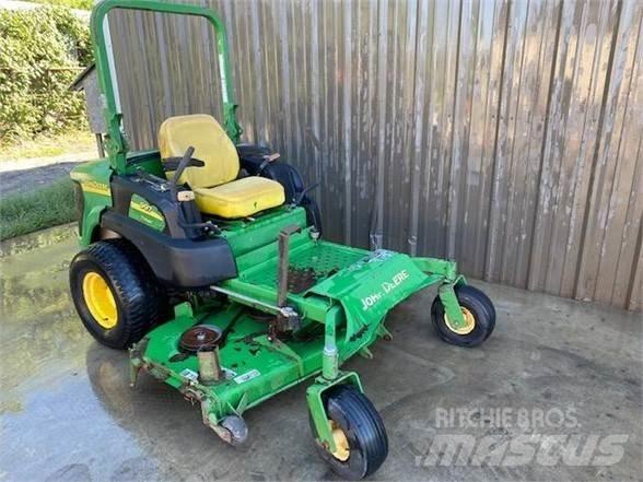 John Deere 997 Sıfır dönüşlü çim biçme makineleri