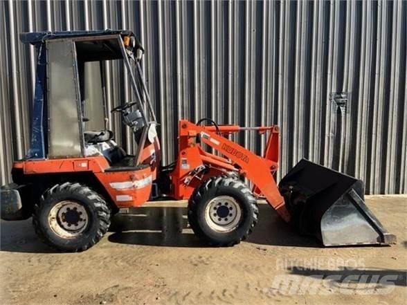Kubota R420 Tekerlekli yükleyiciler