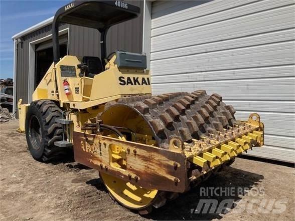 Sakai SV410 Tek tamburlu silindirler