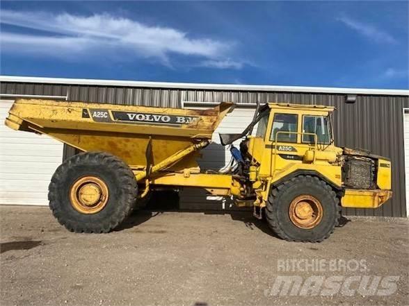 Volvo A25C Belden kirma kaya kamyonu