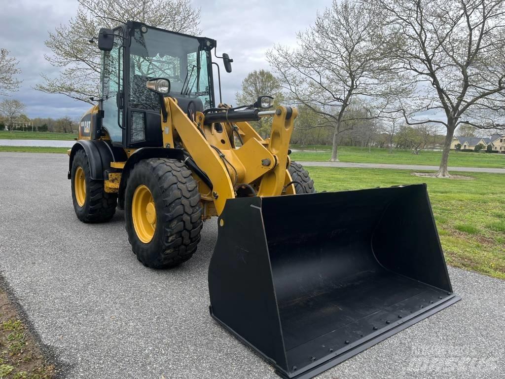 CAT 908M Tekerlekli yükleyiciler