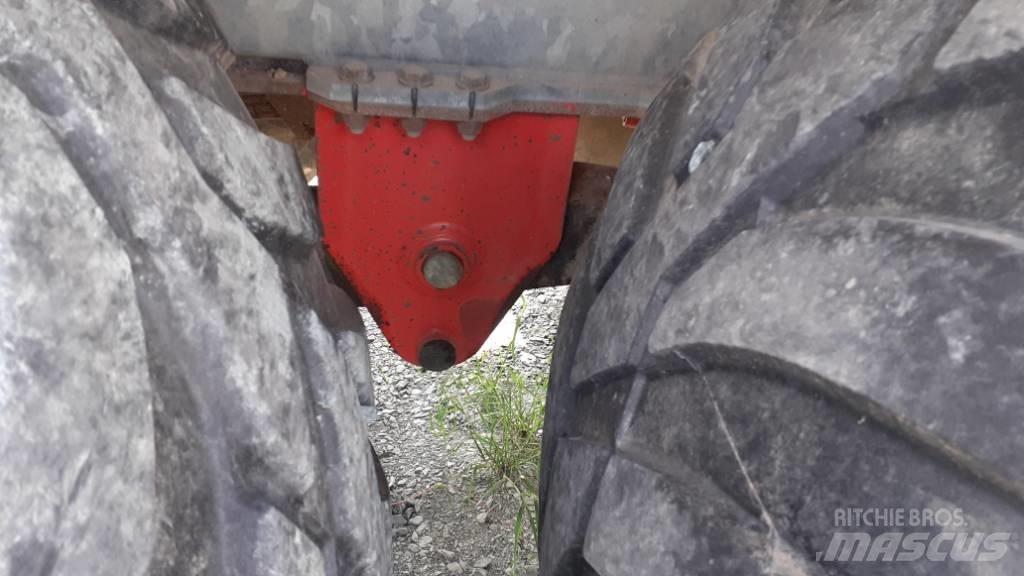 Pichon TCI 22700 Sivi gübre ve ilaç tankerleri