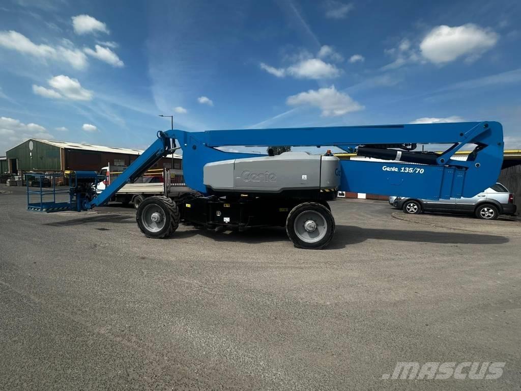 Genie ZX 135/70 Körüklü personel platformları