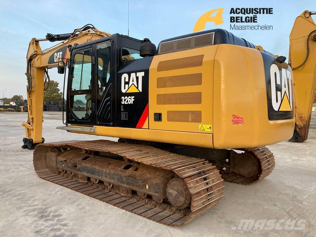 CAT 326 F L Paletli ekskavatörler