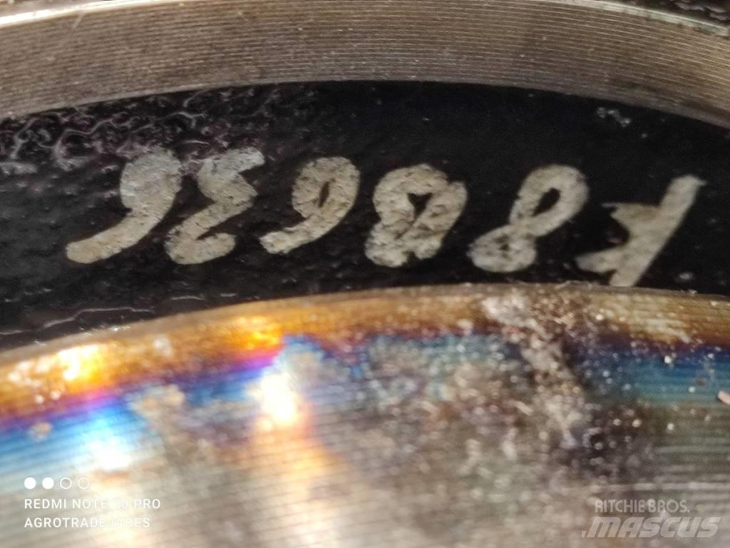 Kramer 750 hub Akslar