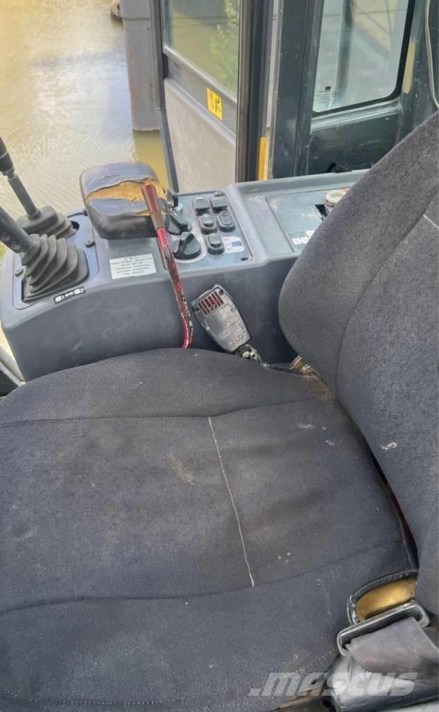 Komatsu WA 250 PZ-6 Tekerlekli yükleyiciler