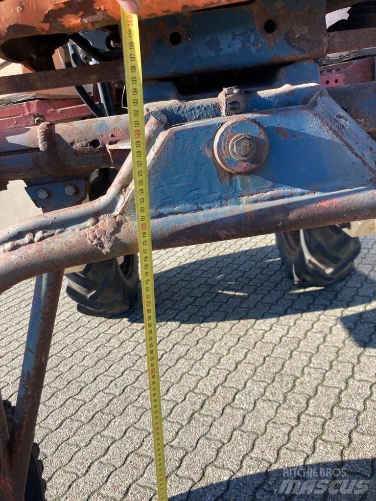 Universal 640V Traktörler