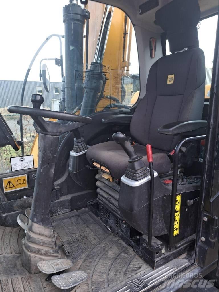 JCB JS 145 W Lastik tekerli ekskavatörler