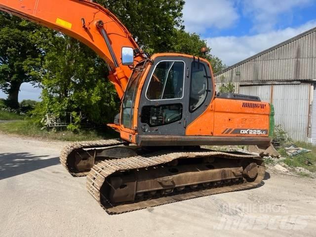 Doosan DX 225 LC Paletli ekskavatörler