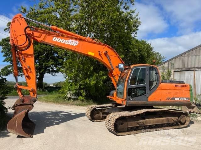 Doosan DX 225 LC Paletli ekskavatörler
