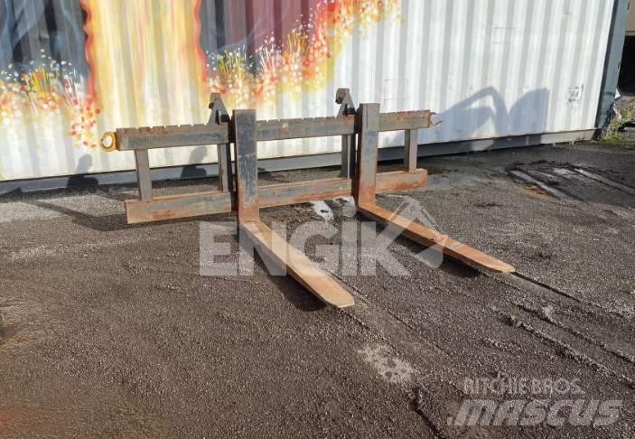CAT Fourches Tekerlekli yükleyiciler