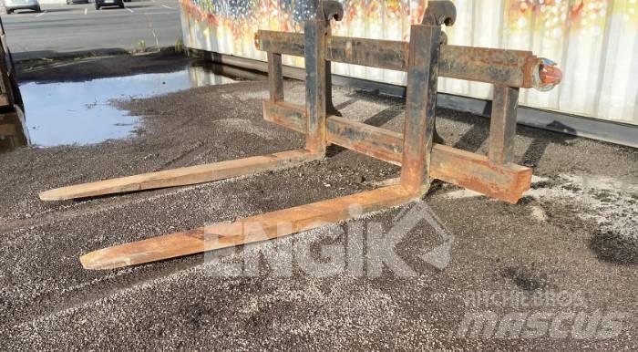 CAT Fourches Tekerlekli yükleyiciler