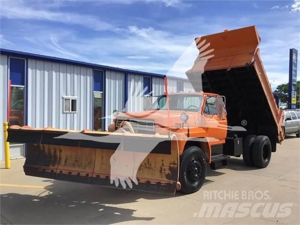Ford F800 Kum ve tuz serpiciler